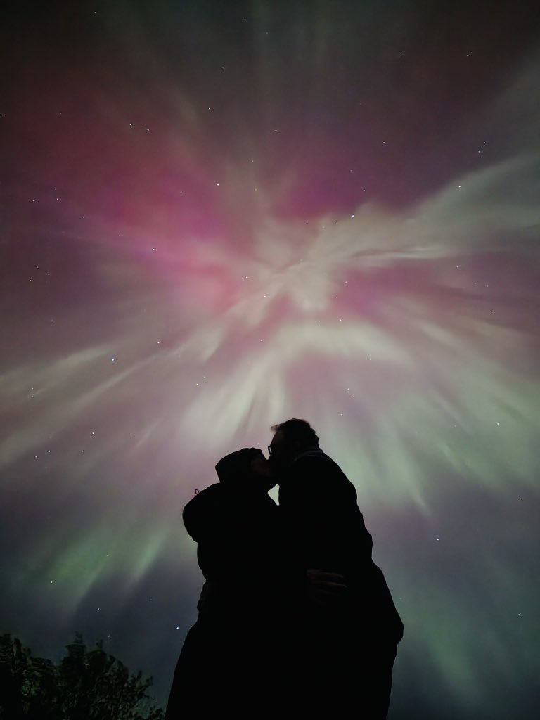 I can’t even begin to explain how special last night was. And how happy I am to have been able to share it with my husband. ❤️😭🥰 AMAZING! #spacewx #auroras #Auroraborealis #northenlights