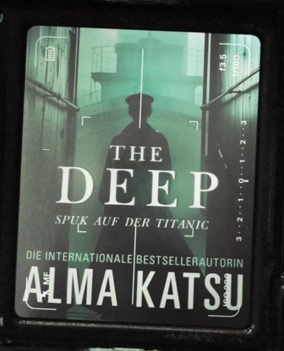 Cover for the German language edition of THE DEEP. What do you think? Don't forget: a new reissue is coming out in the U.S. June 4th