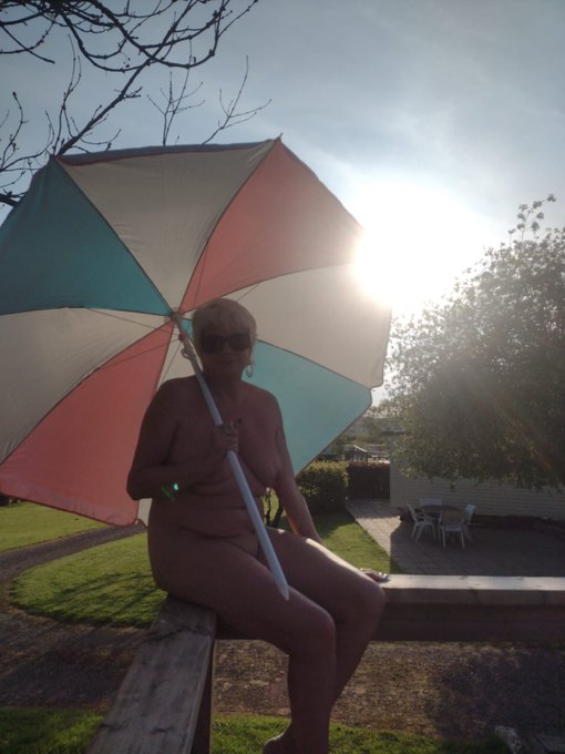 Still here and naked last day tomorrow. https://t.co/4E3hlfagDB<a href="/tag/mvsales"class="tags"><span>#mvsales</span></a>