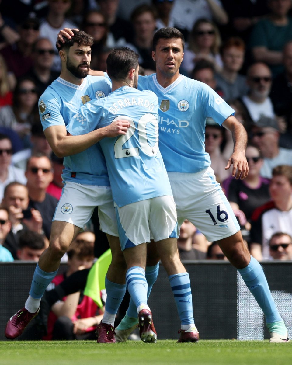 Premier League tweet media