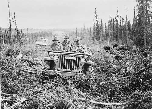 Have a great day! #vintage #saturdayvibes #legends #history .................... Happy Saturday! #saturday .................... 📸 Unknown #jeep #jeeplife #legendary1941