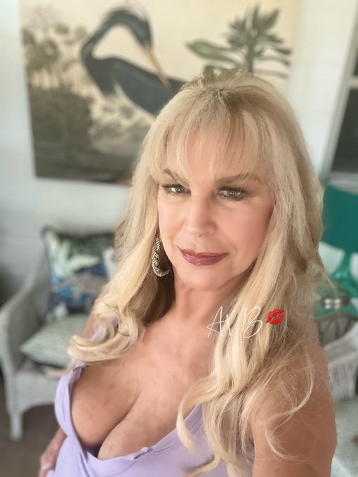 Good Saturday morning, my friends!  "Be kind whenever possible. It is always possible." Dali Lama https://t<a href="/tag/cam"class="tags"><span>#cam</span></a><a href="/tag/fmty"class="tags"><span>#fmty</span></a><a href="/tag/gilfgoddess"class="tags"><span>#gilfgoddess</span></a>