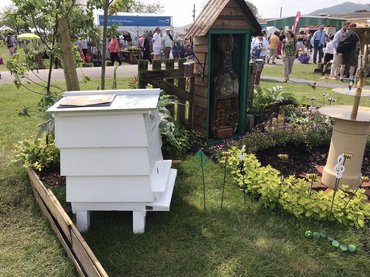 At the #MalvernSpringShow & continue to be concerned that honeybees are seen as being important for nature recovery.