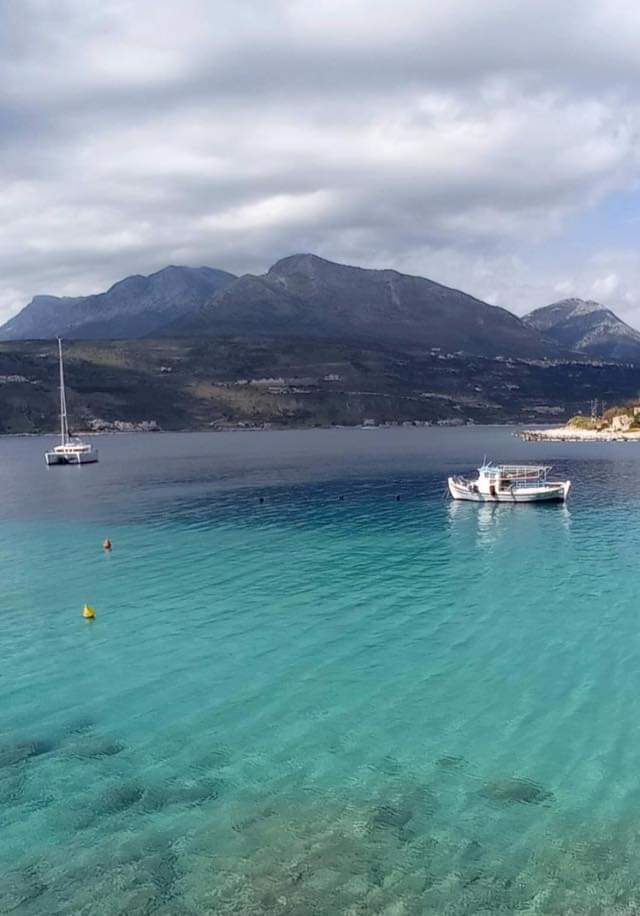 “Με τον μισό ουρανό μέσα στα μάτια σου. Και με τον άλλο μισό στα μάτια που αγαπάς.”   ~ Οδυσσέας Ελύτης ~