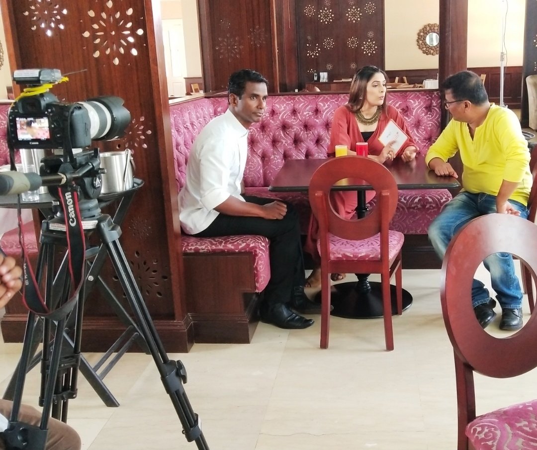 'What keeps me motivated is not the food itself but all the bonds and memories the food represents' Having a great working memory with Director Atul Bhagat Sir and  Indian Model & Actress       Ms.Swatti Bakshi.
#KhaneKeDeewane 
#ProfessionalChefs
#CookingSkill #Passion