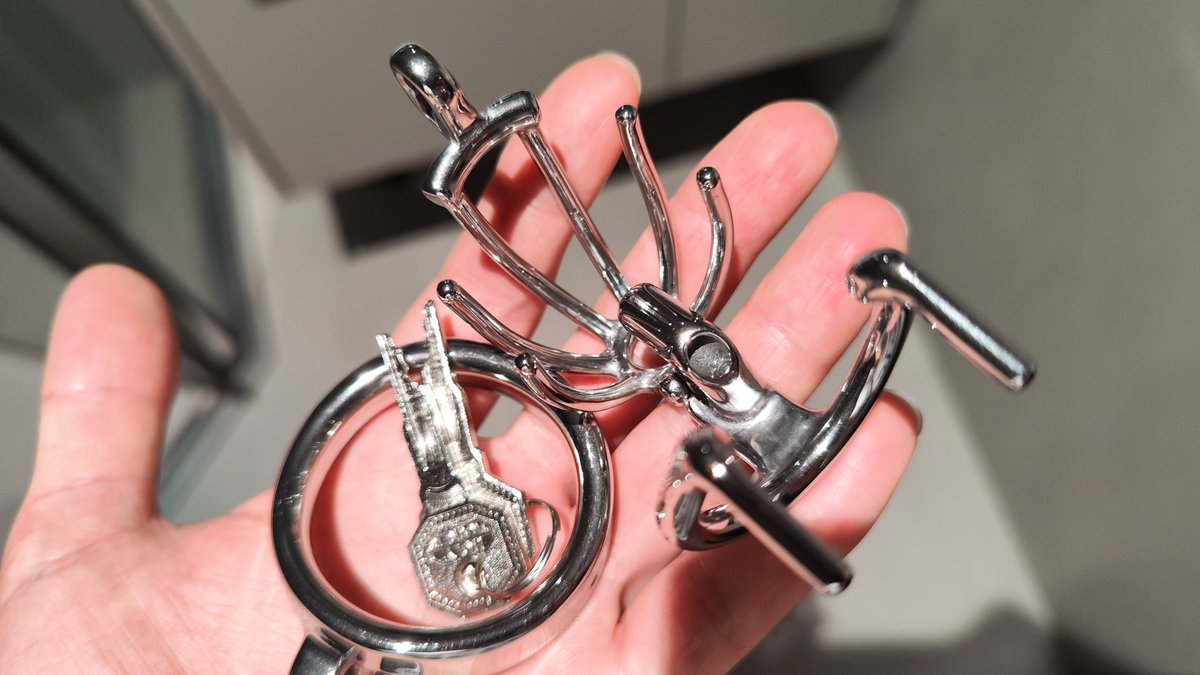 展示一下开合笼子的构造。