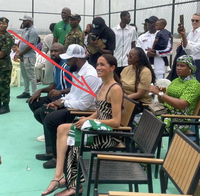 This is so unprofessional 🚫
#MeghanandHarryinNigeria #Nigeria #MeghanAndHarry #MeghanMarkleAmericanPsycho #MeghanMarkleIsAParasite #MeghanMarkleIsEvil #MeghanMarkleIsABully #MeghanMarkleIsAGrifter #meghannotaroyal