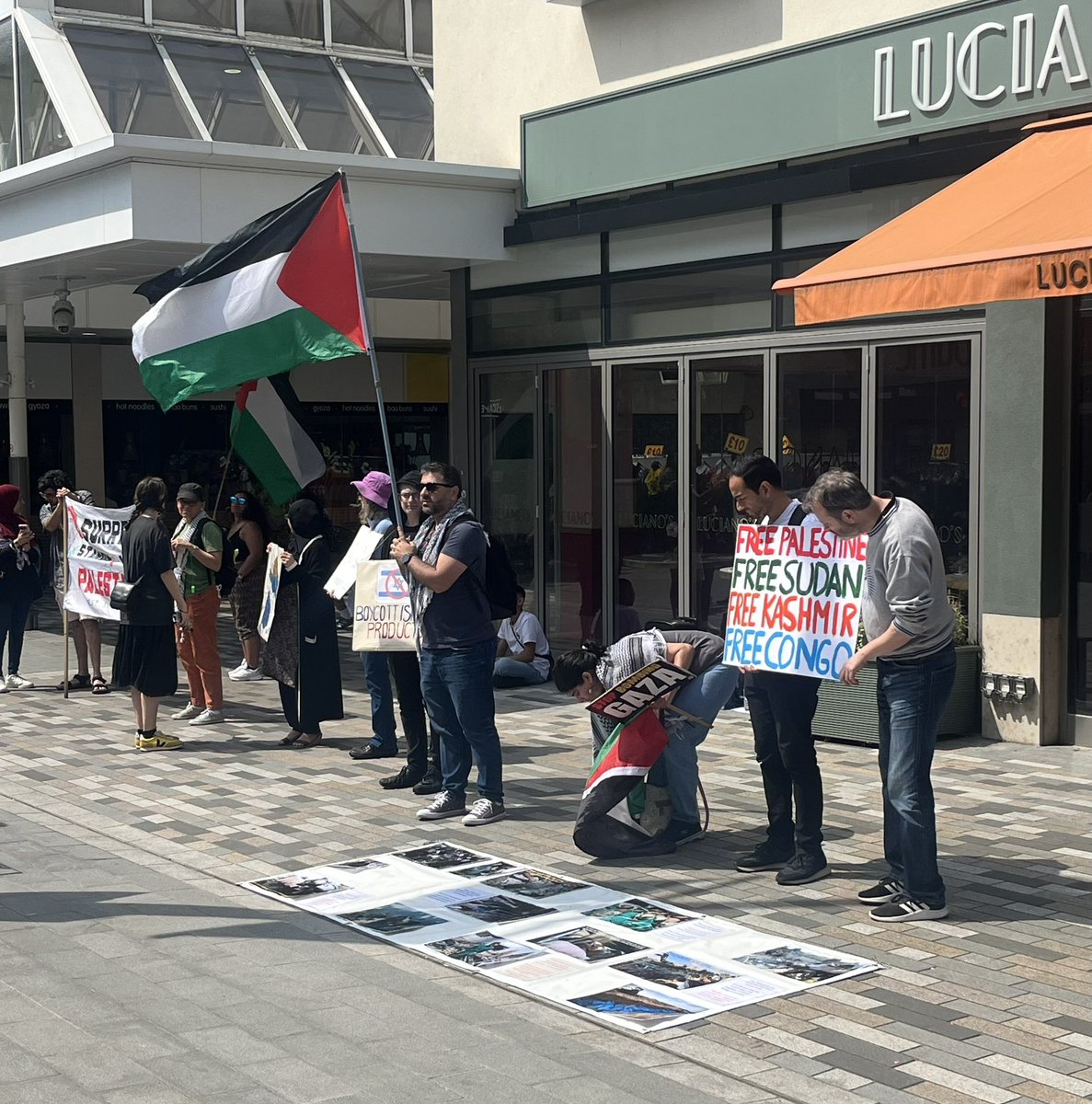 It appears that being a Jew hating Nazi wasn’t that fashionable in Woking, Surrey today.

So unpopular that organisers @WestSurreyPSC jumped on the “free Sudan, Congo and Kashmir” bandwagon as well, all of which are being destroyed by MUSLIMS.
