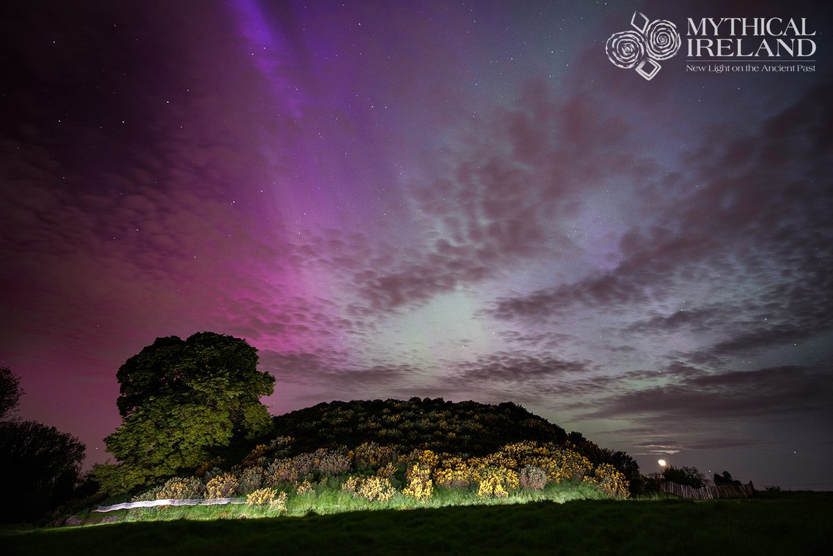 Incredible display of aurora borealis (northern lights) over Newgrange and Dowth last night. The best display in 20 years, with aurora overhead. #aurora #Auroraborealis #northernlights #newgrange #dowth #astronomy #irelandsancienteast