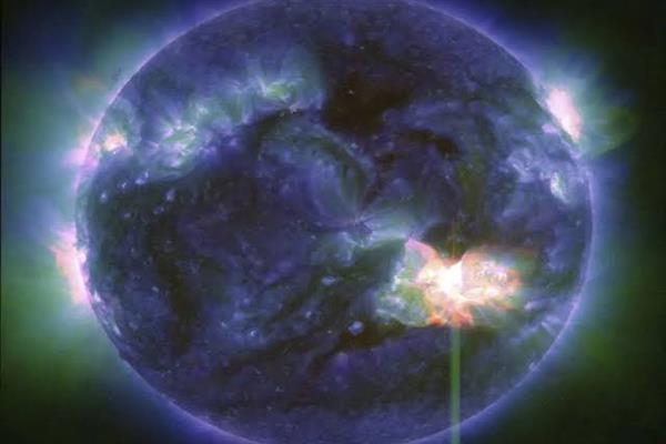 Powerful #solarstorm hits #earth, may disrupt #communication, #power grids.