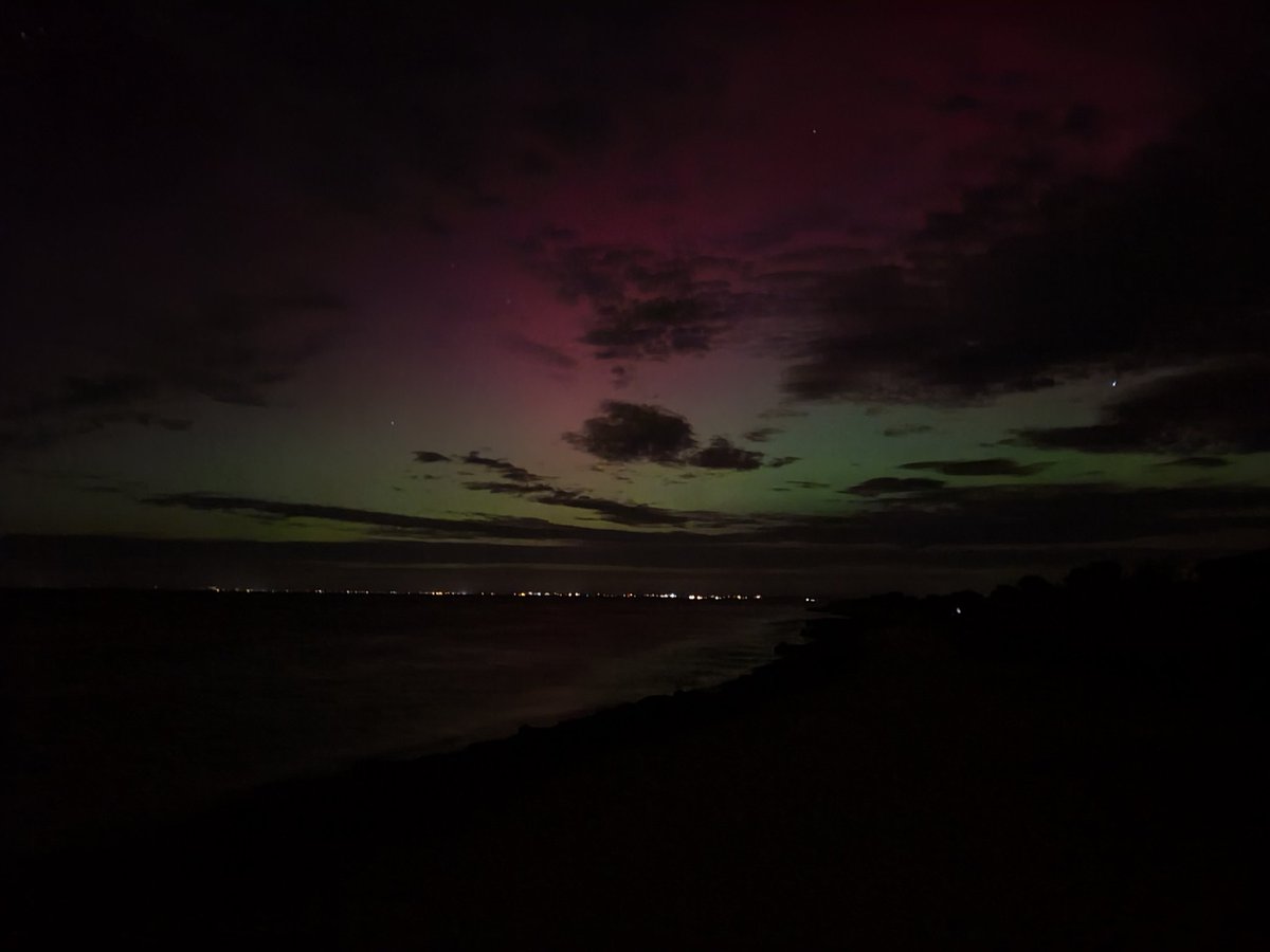 Sneaky #AuroraAustralis emerging from clouds #portphillipbay #victoria