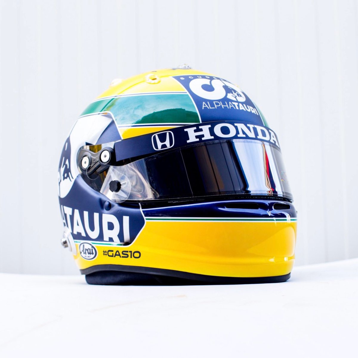 Pierre Gasly’s Senna Tribute helmets are always UNREAL 🤩