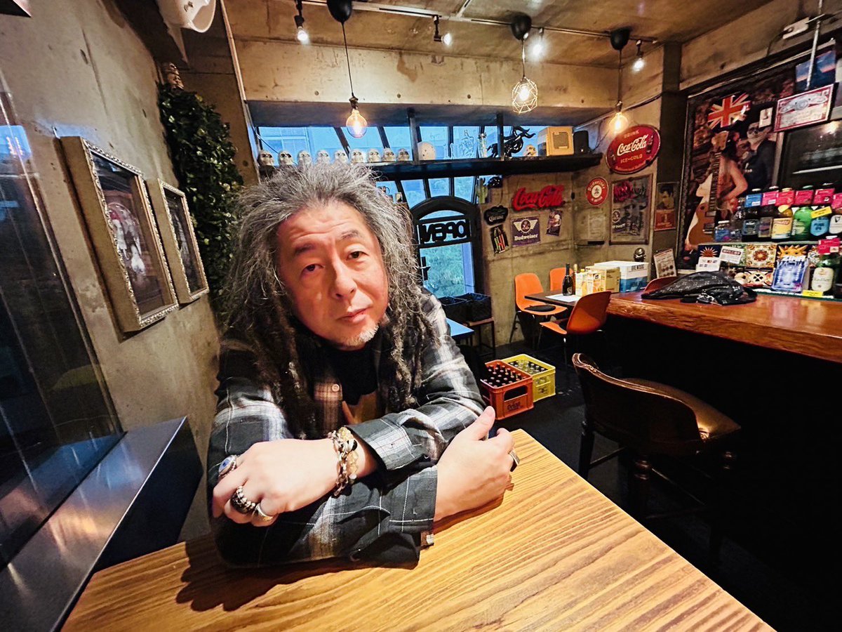 2YOU_MAGAZINE's tweet photo. 【For Our Live Houses】柳ヶ瀬ants | 岐阜のライブ柳ケ瀬ハウスシーン、飲食、夜の街をかっこよく、面白く遊ぶ為のエトセトラ。MASTER Kこと亀丸一弘氏、インタビュー。

▼インタビュー
https://t.co/MibASxFhDa

#FOLH #ライブハウス
#柳ヶ瀬ants @ants_staff https://t.co/DEkEfw3uYi