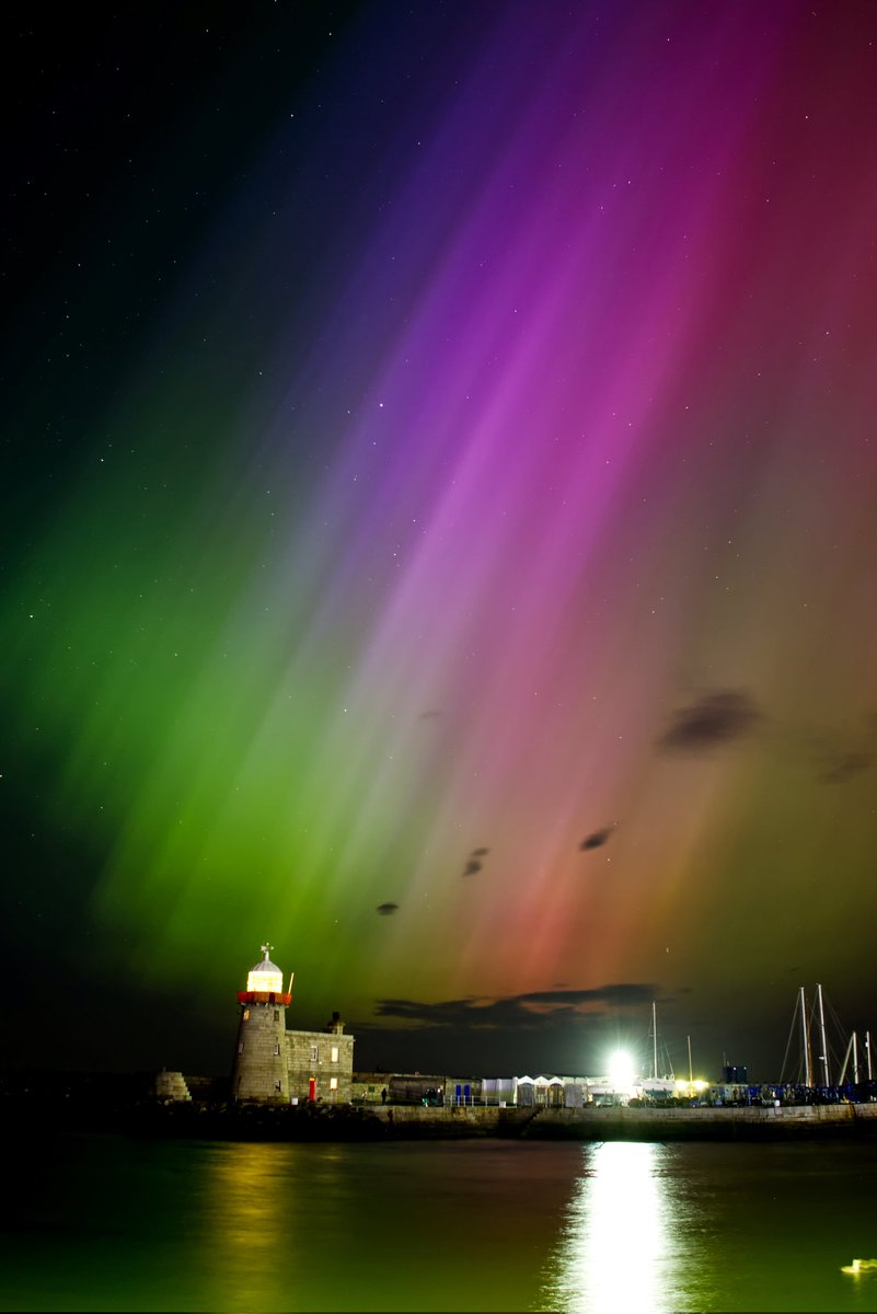 @McArdlePhoto @PhotosOfDublin @OldeEire @barrabest @bbcniweather @AimsirTG4 @DiscoverIreland @hanelizamurphy @MetEireann @rtenews @the_full_irish_ Great shot. I think we met last night, I was with my daughter and you were telling me about your trip to Iceland. Here's my offering from the night. What a night!