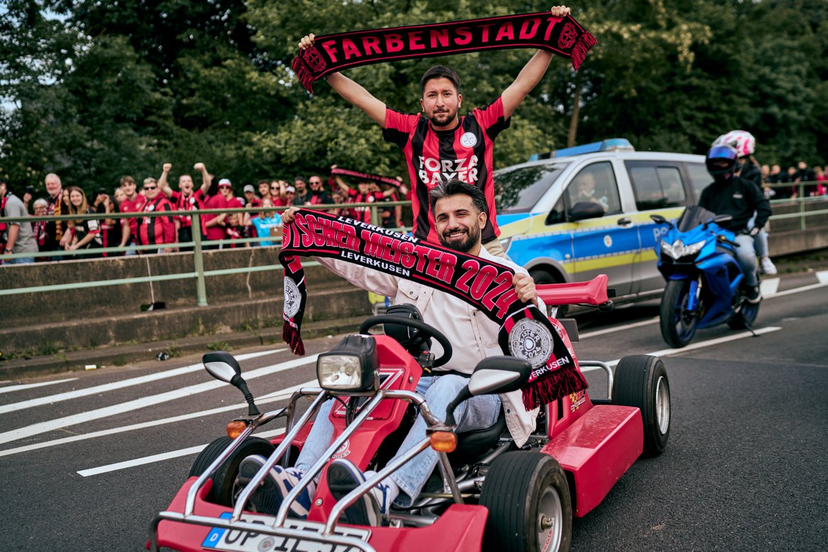 bayer04fussball's tweet photo. #Throwback 🔙 #UEL Halbfinale #B04ASR (6/10)
#FinallyRed | #aCROSSeurope https://t.co/SJo4dTu5oz