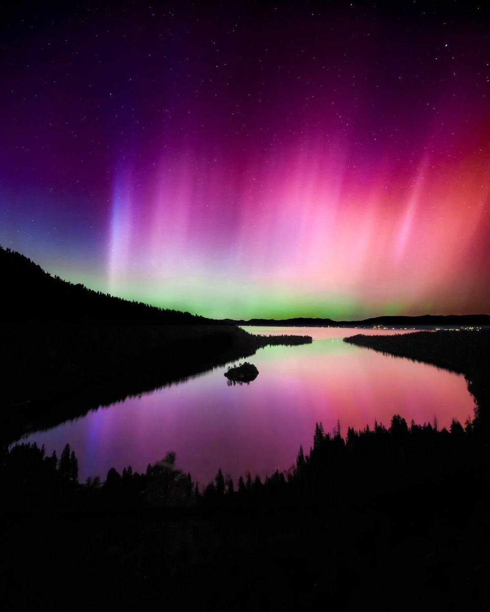 It was an incredible night in Northern California! Here’s a rare look at the Northern Lights over Lake Tahoe. (via @abradfordadventure/IG)