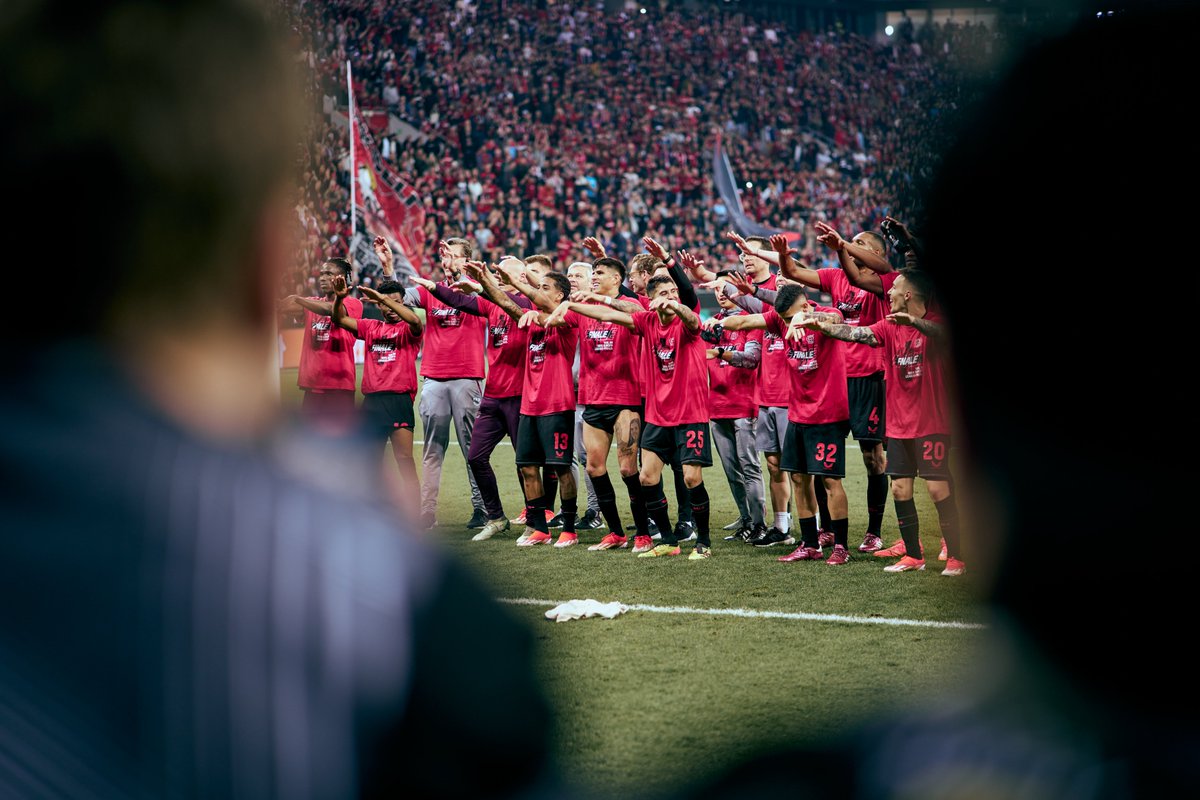 bayer04fussball's tweet photo. #Throwback 🔙 #UEL Halbfinale #B04ASR (10/10)
#FinallyRed #aCROSSeurope https://t.co/k0i7g2FiHZ