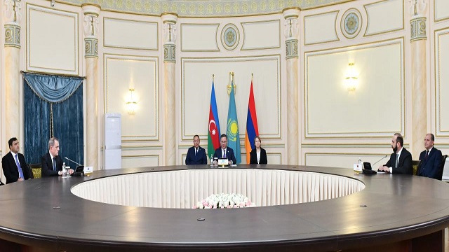 Azerbaycan ve Ermenistan dışişleri bakanlarının Kazakistan'daki görüşmesi tamamlandı. trtavaz.com.tr/haber/tur/avra…