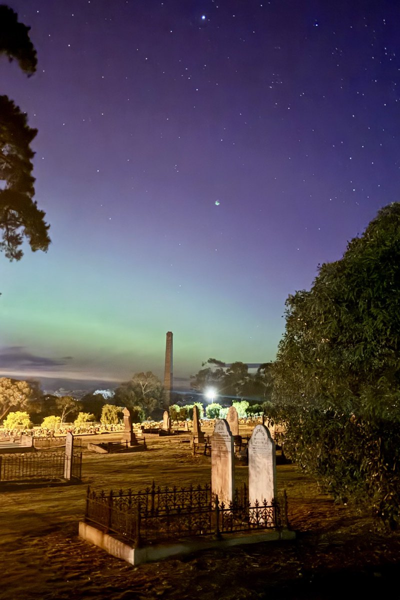 #aurora over Pleasant Creek Cemetery
Stawell, Victoria