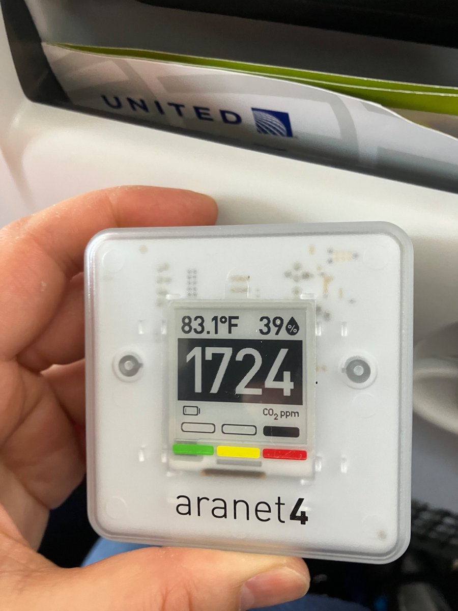 CO2 readings during the boarding process @SouthwestAir were over 2x as high as the readings @united, where I could hear and feel the air running!
Lower CO2 = higher circulation, cleaner air, lower COVID risk.
#CovidIsAirborne 
#CovidIsntOver #IndoorAirQuality