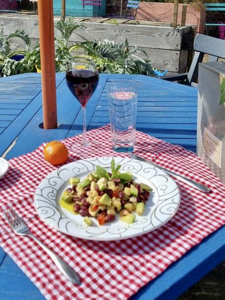 TheUPGarden's tweet photo. Spot of lunch? Don't mind if we do!

Here's some photos from one of our most convivial visitors enjoying a delish home-grown lunch in the fresh air &amp; sun surrounded by colour!

We love seeing how you enjoy The UP Garden - tag us in your photos! https://t.co/c5GuZtmtNu