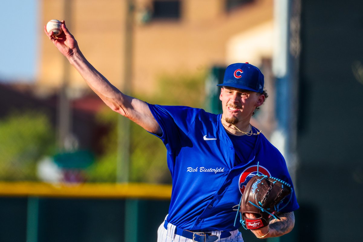 Pitcher @jaxonwiggins27 made his pro debut Friday night for the @Cubs in the ACL going 1.2 innings. Jaxon was a 2023 2nd round draftee from @RazorbackBSB. Threw 33 pitches (16 strikes) and dialed in his command better in the second inning. Nice debut! #Cubs #CubsProspects