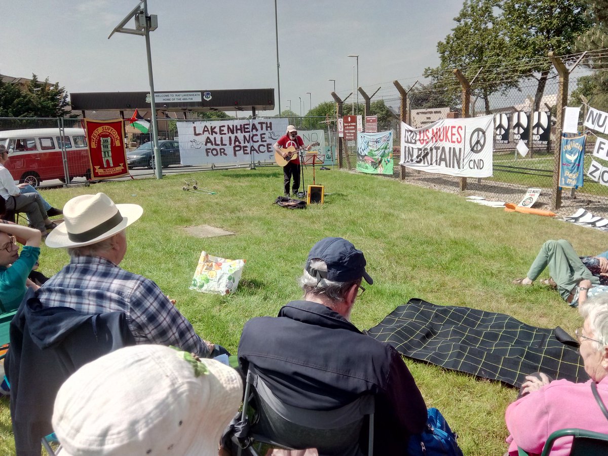 David Pybus (@peacelinks) on Twitter photo <a href="/CNDuk/">Campaign for Nuclear Disarmament</a> at Lake heath where a Nuclear Free Zone was declared, liturgy by <a href="/ChristianCND/">Christian CND</a> & <a href="/angpacifists/">Anglican Pacifists</a>, and music by Tom Fox <a href="/CNDuk/">Campaign for Nuclear Disarmament</a> at Lake heath where a Nuclear Free Zone was declared, liturgy by <a href="/ChristianCND/">Christian CND</a> & <a href="/angpacifists/">Anglican Pacifists</a>, and music by Tom Fox
