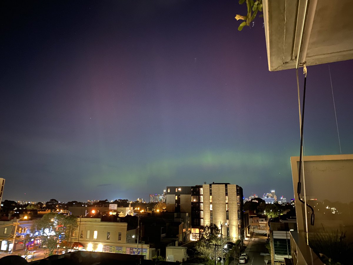 In Melbourne…from our balcony …Aurora Australis 🇦🇺