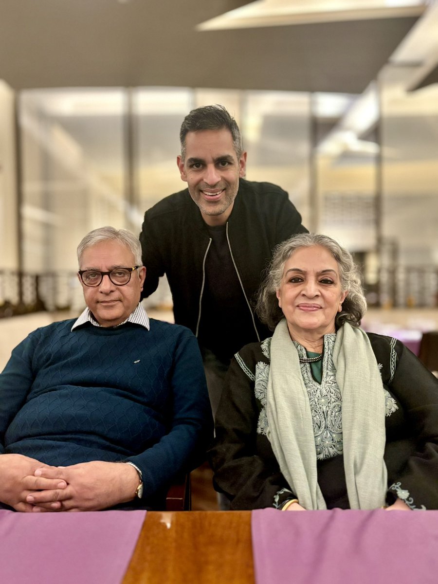 warikoo's tweet photo. Anytime you find yourself losing hope, go and sit down with your parents.

“Ma, Papa - tell me about a time when you had lost all hope. And you still came out of it?”

Their eyes will light up.
Your hopes will light up.

❤️ https://t.co/TySi83KQ06