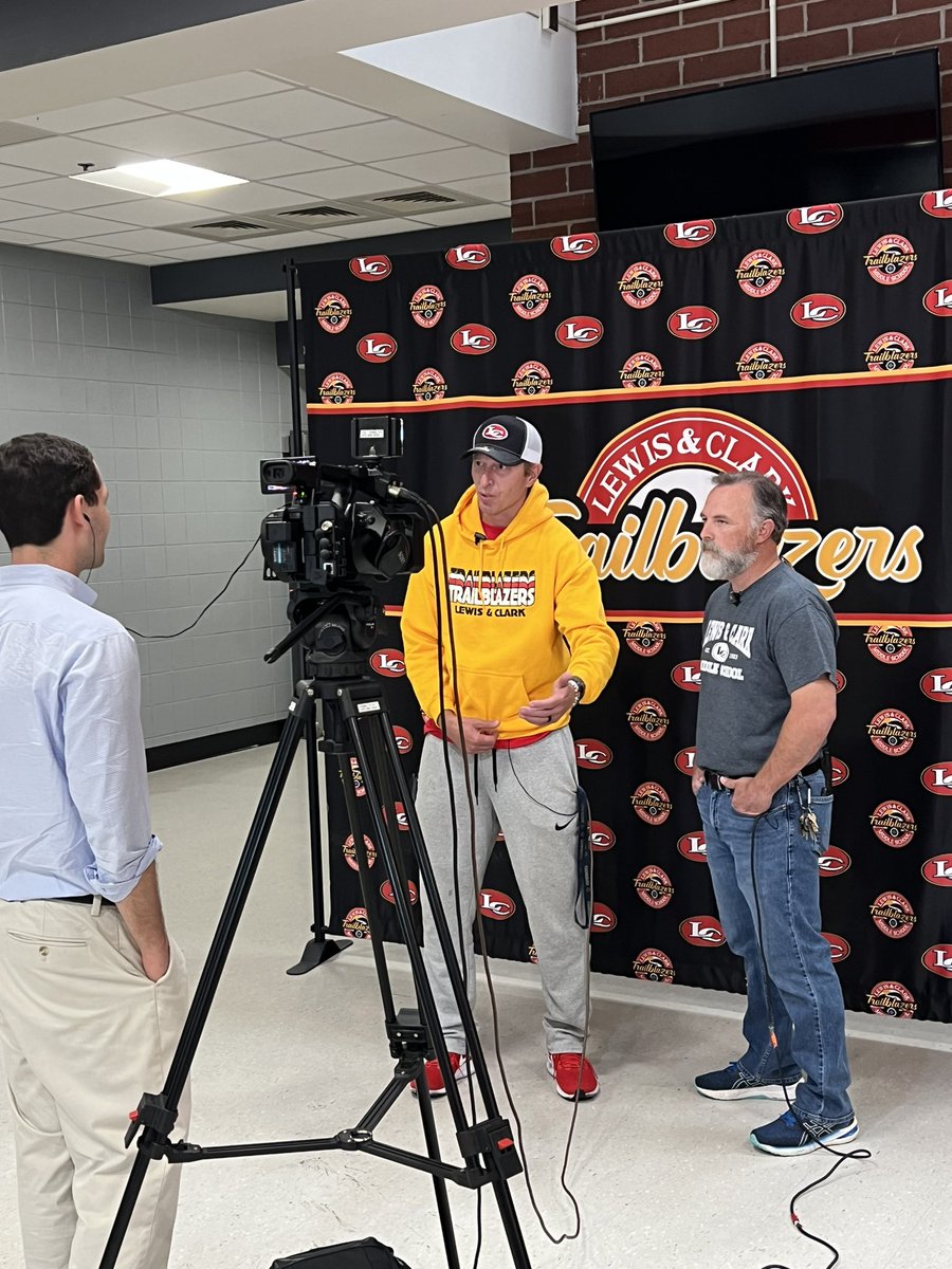 Tune in Sunday at 5 p.m. to @KOMUnews for coverage of Mr. Beaulieu and Mr. Nichols mic’d up and sharing of their penthouse camp out experience. Thank you to Hunter Walterman for the interest and interview! 🎤 #LContheRISE ⬆️