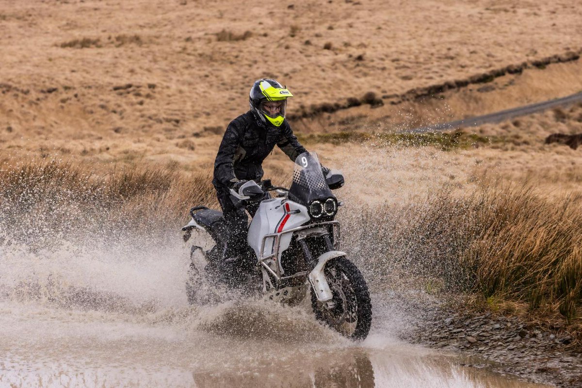 We tried the new Sweet Lamb DRE Adventure Academy, finding that a big Ducati ADV is a more approachable first off-road bike than you might think visordown.com/features/gener…