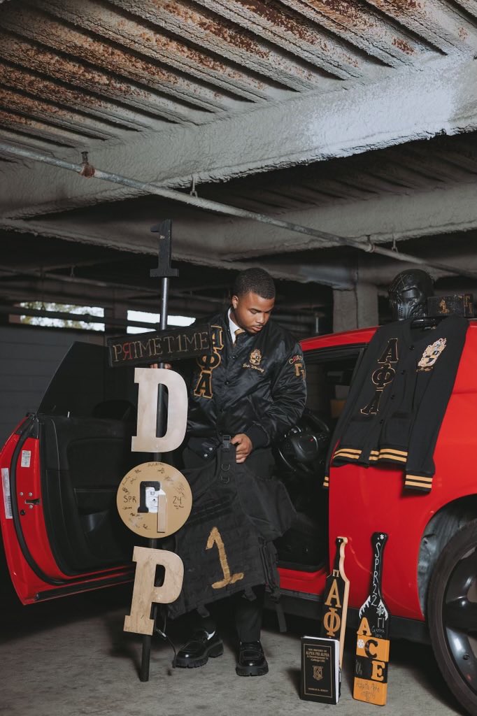 coachdwes's tweet image. #HamptonMen #GraduationTime 🎓⏳