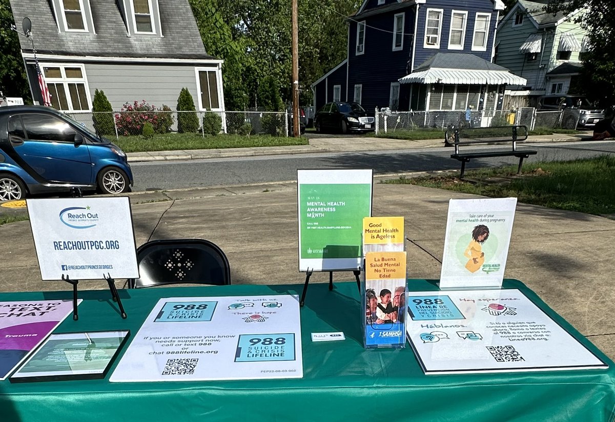 reachoutpgc's tweet photo. We are at the @FairmountHgtMD Mother’s Day walkathon spreading awareness about #MentalHealth. No matter where you live in the U.S., you can easily access 24/7 emotional support 💚#MHAM2024 #988Lifeline #ReachOutPGC #MentalHeathAwarenessMonth #ReachOutPrinceGeorges https://t.co/o8N1cNQAXa