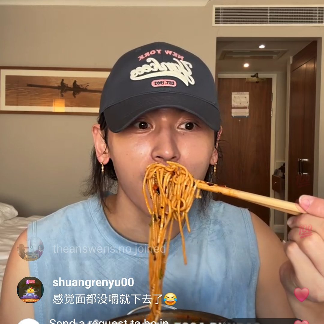 Only_passin_by's tweet photo. Only signed in to wish my beautiful darling Zhang Zhehan a happiest birthday❤️.
It's my lucky day that I caught your live❤️‍🔥
I can watch you eat noodles all day.😘

#ZhangZhehan 
#张哲瀚 
#CastleintheTime
#WordOfHonor
#Zhouzishu
#チャンジャーハン
#장저한
#TheRealZhangZhehan https://t.co/LGyhBaDZxI