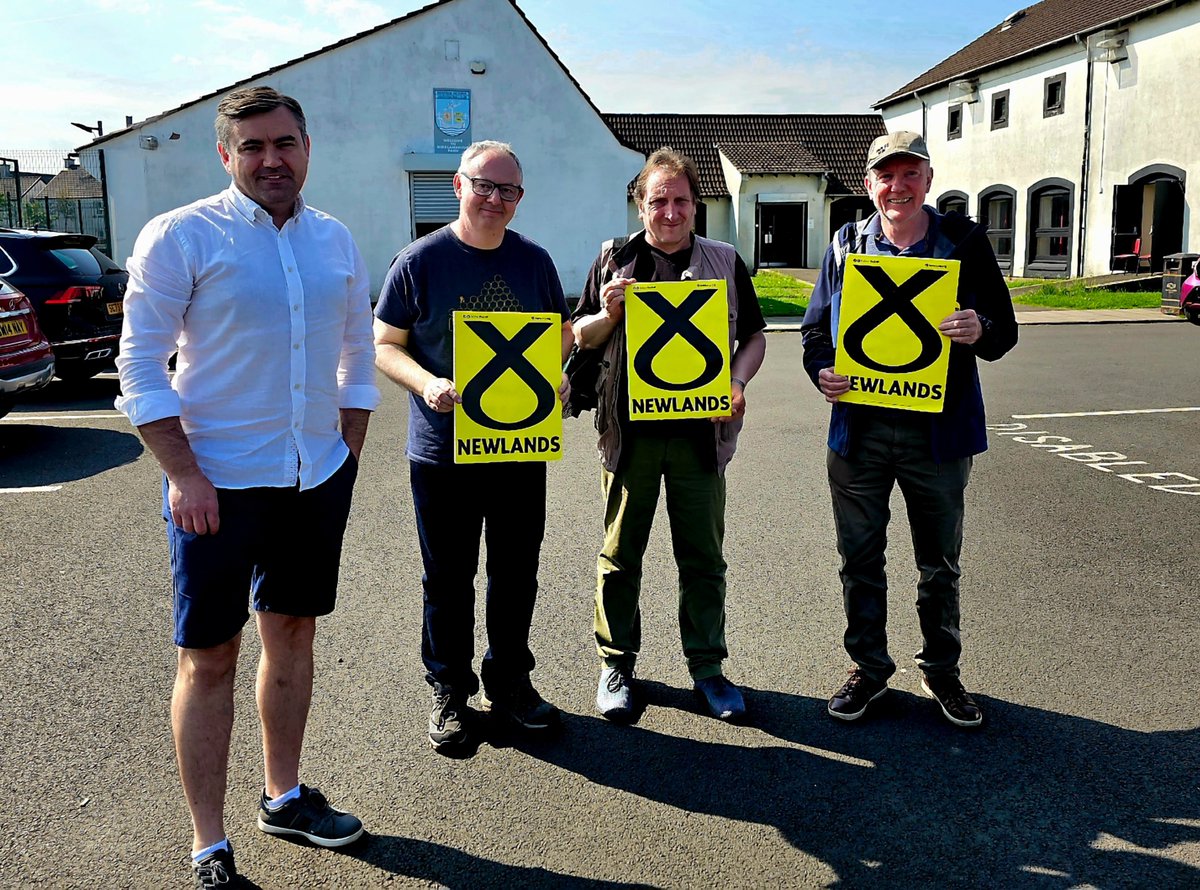 Good wee bit of campaigning in sunny Kirklandneuk in Renfrew, this morning.
Sorry about the legs.

#ForScotland #GE2024 #ActiveSNP