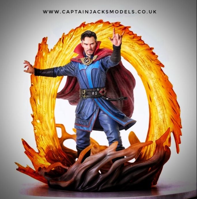 Diamond Gallery Doctor Strange Material: PVC with detailed sculpting & painting. Harder to find figure display - great for collectors and fans of the movies. captainjacksmodels.co.uk #MarvelStudios #Avengers #mcu #doctorstrange #diamondgallery #captainjacksmodels #diorama