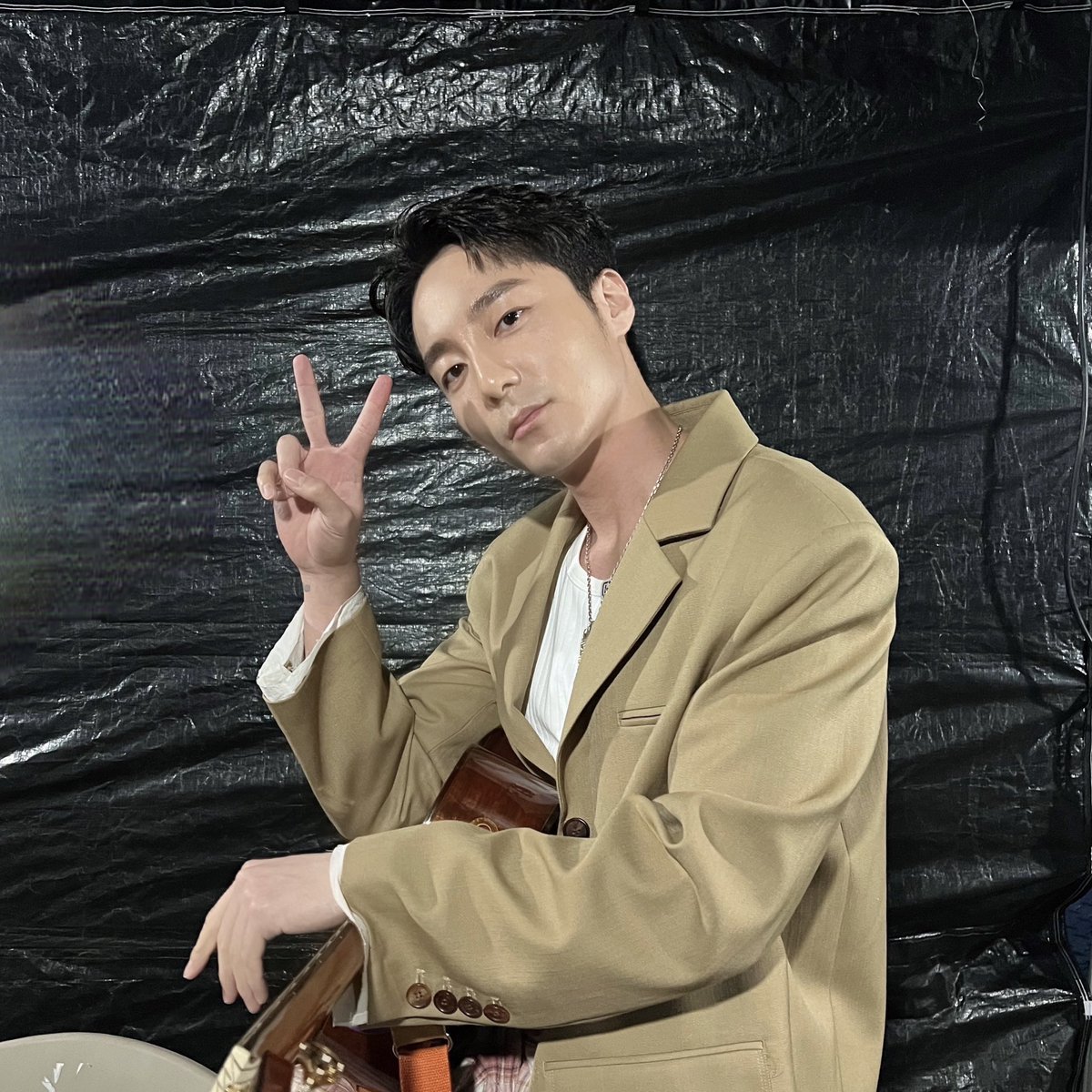 official_roykim's tweet photo. [📸PHOTO]

24.05.11 #BML2024
Behind STAFF PHOTO🌸

#로이킴 #ROYKIM https://t.co/NqhbPzSrfA