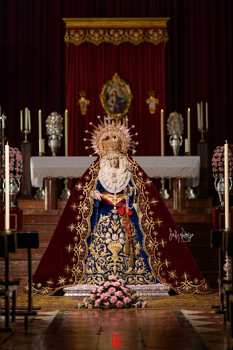 Besamanos a María Santísima de la Estrella. . @HdadEstrella #cofradiasmlg