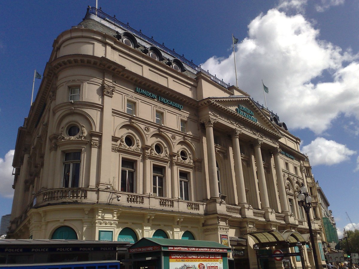 I say The London Trocadero should NOT be converted into a MOSQUE! Drop a ❤️ retweet and follow me if you agree.