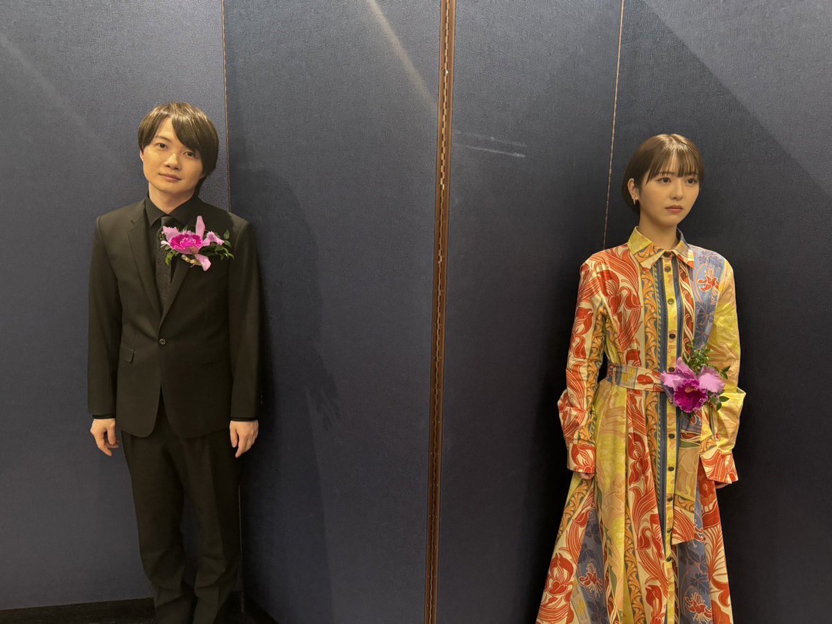 MINAMI373HAMABE's tweet photo. 第32回橋田賞授賞式に出席してまいりました🌽
連続テレビ小説「らんまん」では作品賞、
個人では橋田賞新人賞をいただきました🌽
長田育恵さんの描く「らんまん」の世界は愛情たっぷりで、どんな瞬間でも、振り返ってみれば大きな愛に包まれていました🌽
大好きなチームと授賞式で再会でき、とても幸せで���🌽

久しぶりの万太郎寿恵子を添えて🌽