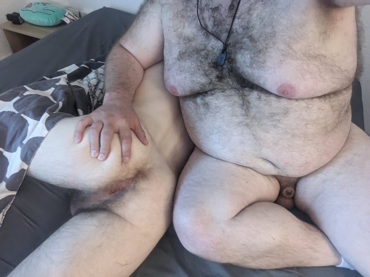 thegr1zzlyden's tweet photo. Drop a like if you want to see grizzly tear up some otter hole 🕳️😈 

#bodycontrast #beartop #bearsoftwitter #hairymen #hairytop #gaychaser #bigboyontop #chubtop #beardedgayman https://t.co/snfnxoATBx