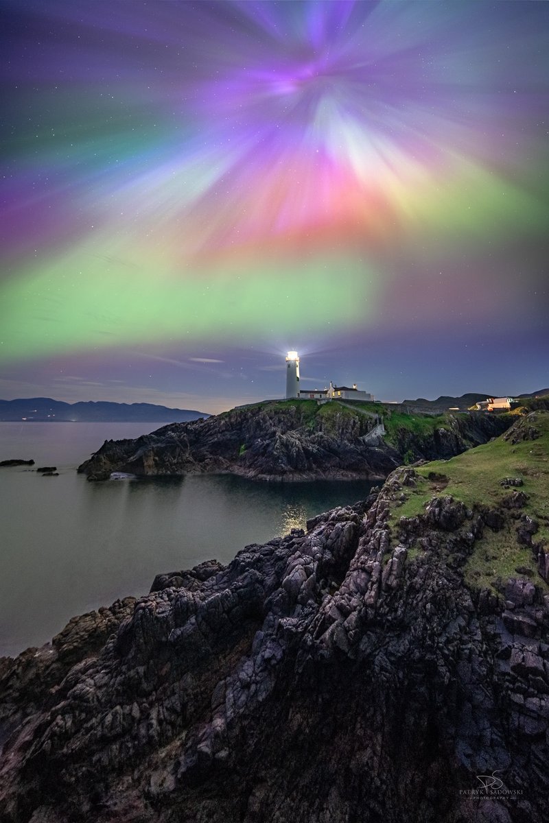 Fanad Head Aurora 2024 What happened yesterday was out of this world. I'm literally speechless. She was everywhere! 😍 More to come soon... @visit_donegal @govisitdonegal @fanadlighthouse @IrishLights