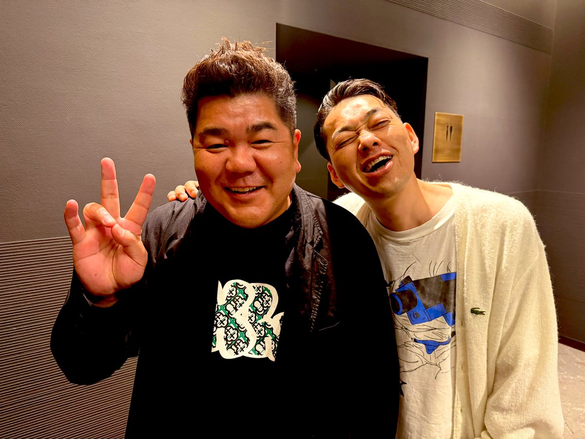 goriken1024's tweet photo. 美月ちゃんのコンサートで
バナナマン設楽さんと久々会ったーー！！
20年前にオートバックスのCM一緒に
撮ったのはすっかり忘れていらっしゃいました。 https://t.co/Qn0aq147zO