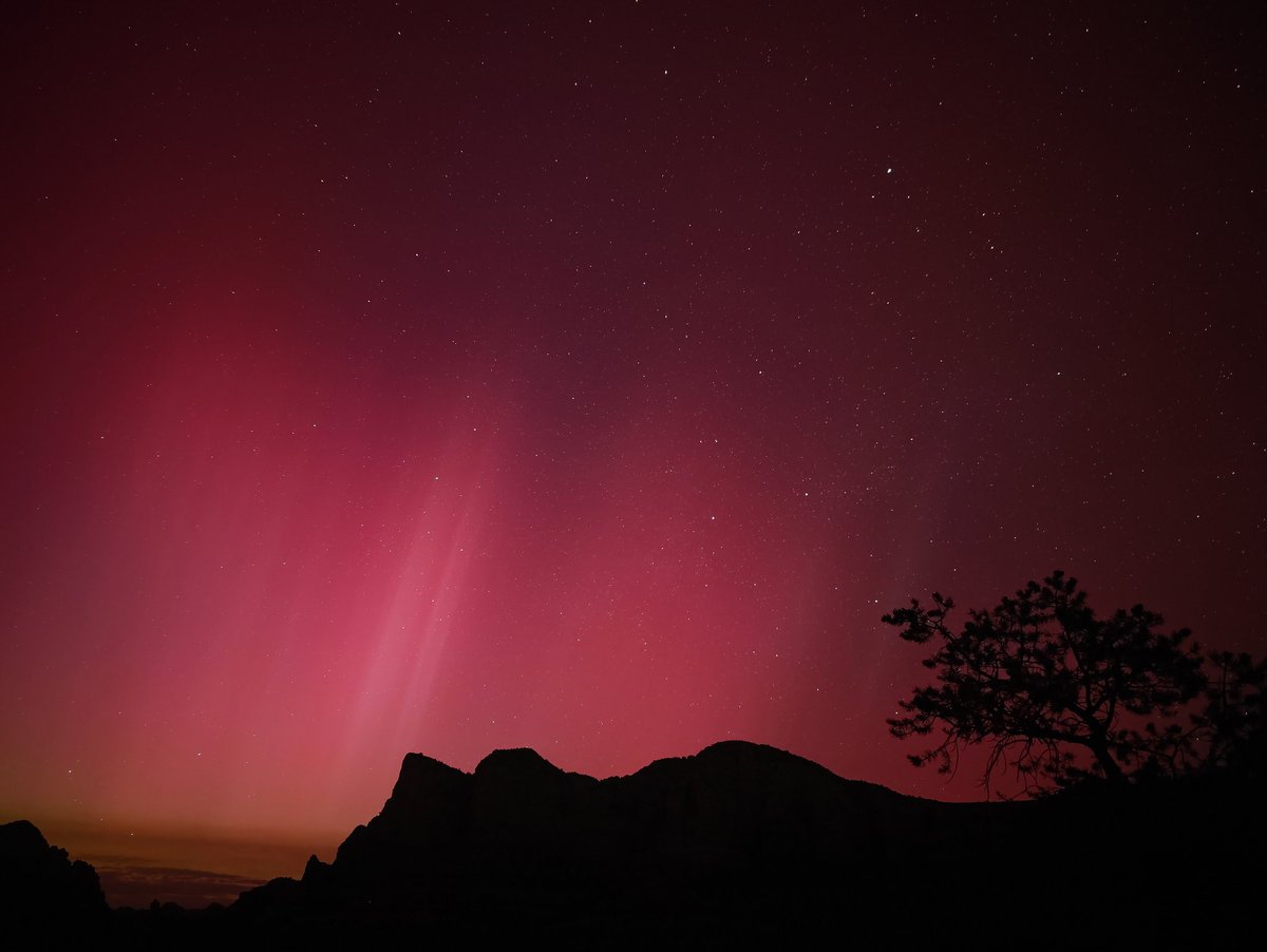 An impromptu trip to Sedona to capture the Aurora Borealis Shot on @oneplus Open #ShotonOnePlus #OnePlusOpen #ShotonSnapdragon @Snapdragon @OnePlus_USA @PeteLau Unedited Shots 🌌
