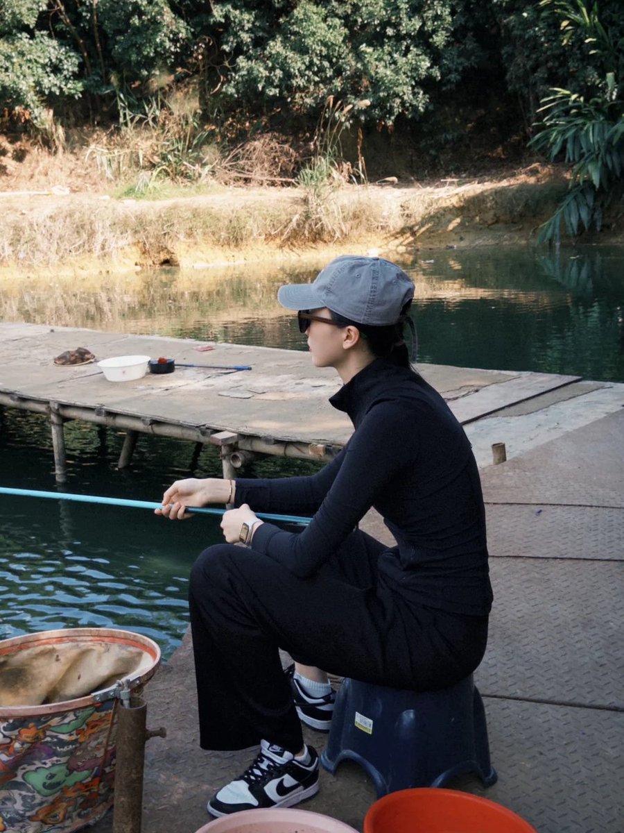 Livia14305's tweet photo. 深センで釣り🎣
#深センモデル #モデル #釣り #深セン釣り #釣りウェア #釣り写真 #深セン釣りスポット https://t.co/e9vuSbMg7K