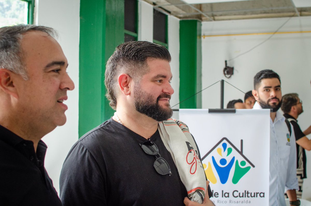 pgiordanelli's tweet photo. El 10 de mayo acompañé a @PatinoJuanD a la gran toma que hizo la @Gob_Risaralda en Santa Cecilia, Pueblo Rico. 

En esta gran jornada se hicieron entregas de kits escolares, mirenos, de cocina y deportivos, la Móvil de Rescate para nuestros Bomberos de Pueblo Rico y mucho más. https://t.co/T6CpC7owtz