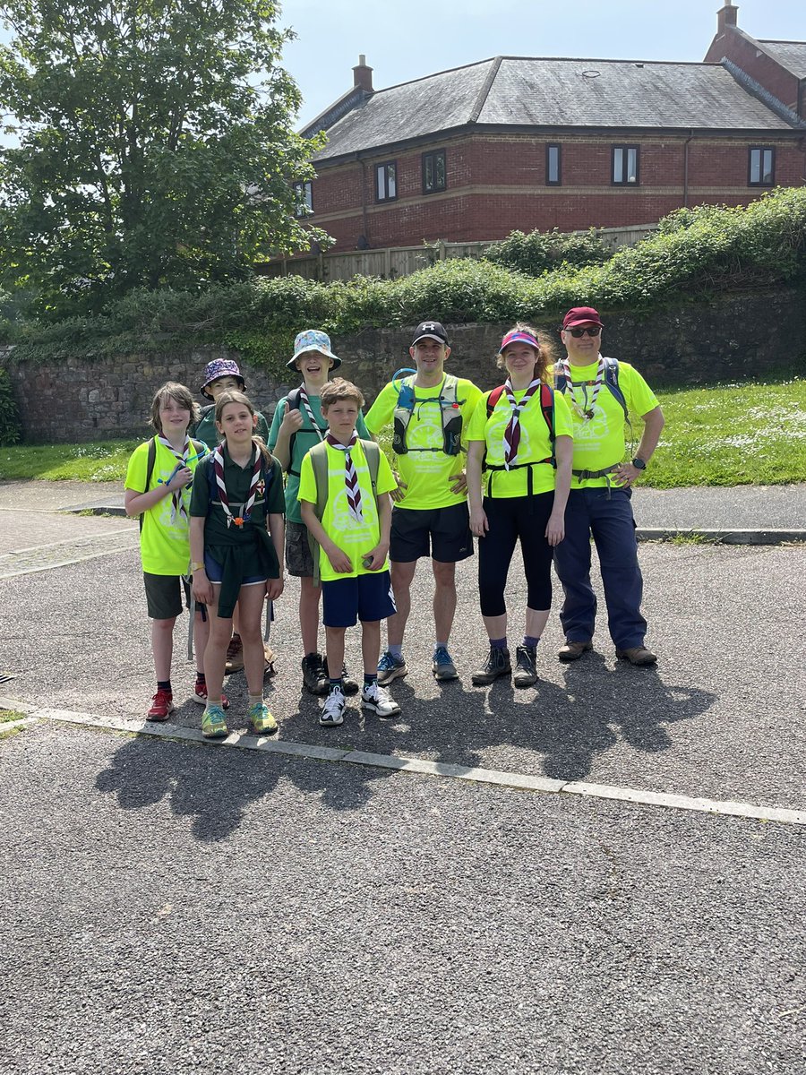 ExeTortoiseRace's tweet photo. The hare has meet team Tiddles, who will get back to the hut first 🤔@2ndExeterScouts https://t.co/trnMjdyGWZ