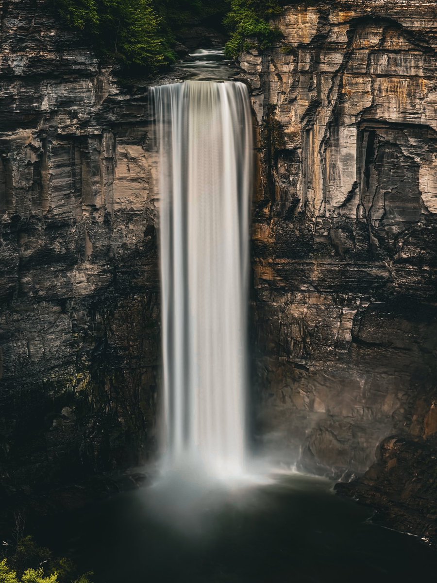 GM from Taughannock Falls #photographylovers #photography #photographycommunity #PhotographyIsArt #photograpyfam #waterfall #TaughannockFalls