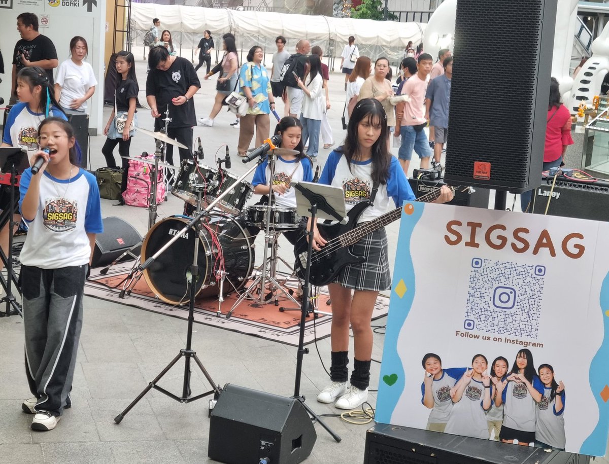 #girlpower

Band with average age of 12 rocks Bangkok 🔊🎸🔊