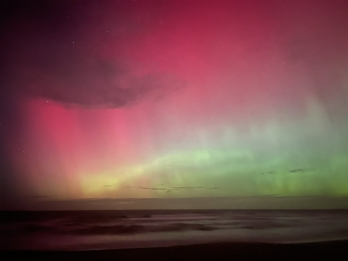 Bucket list item ticked! I’ve now seen both the #NorthernLights and #SouthernLights. I took these pics of the #AuroraAustralis tonight at #BellsBeach.